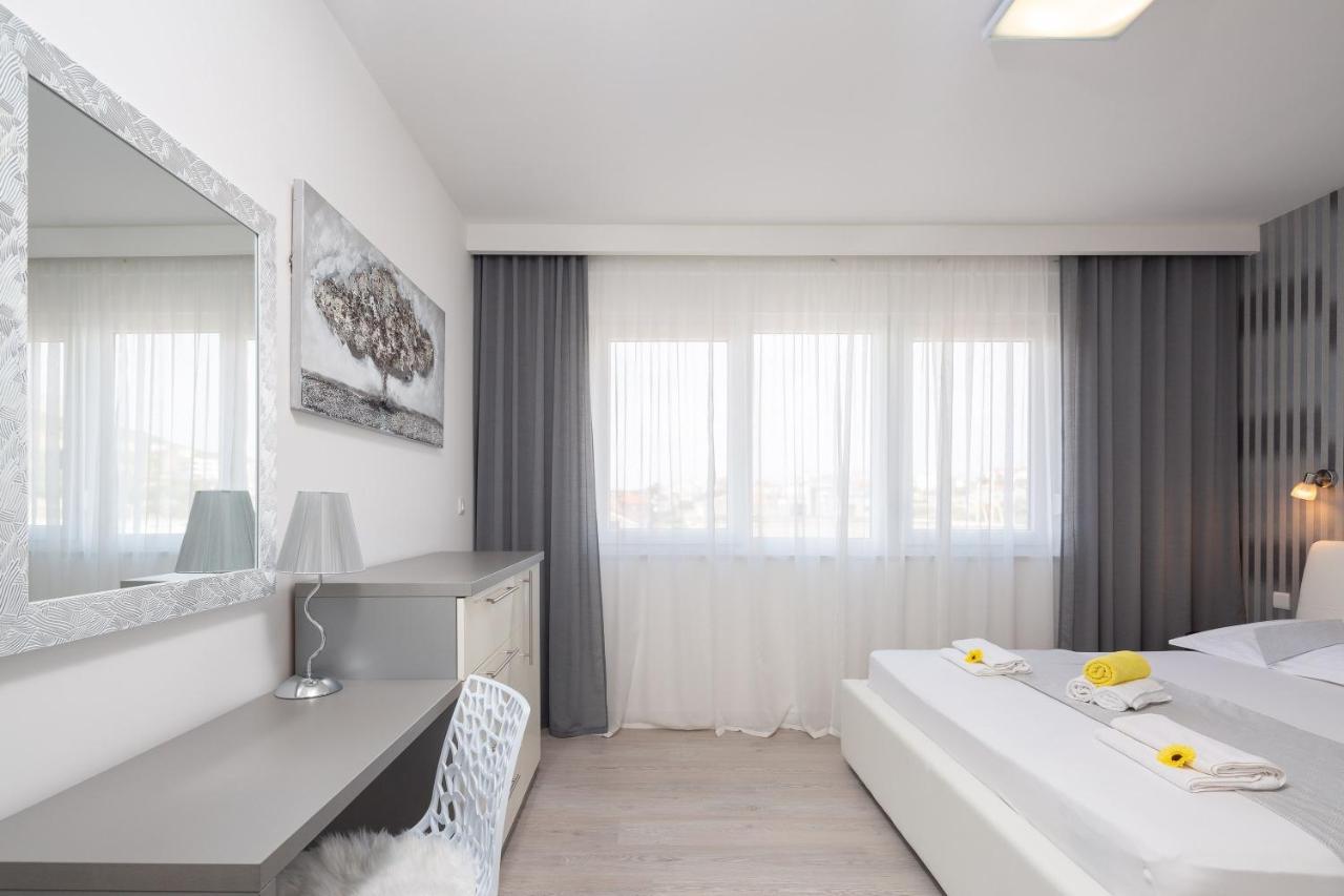 Mintos Luxury Resort Podstrana Ngoại thất bức ảnh